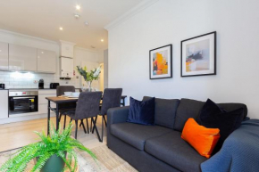 Cosy Central 2 Bedroom - Near Brighton Beach & Shops!